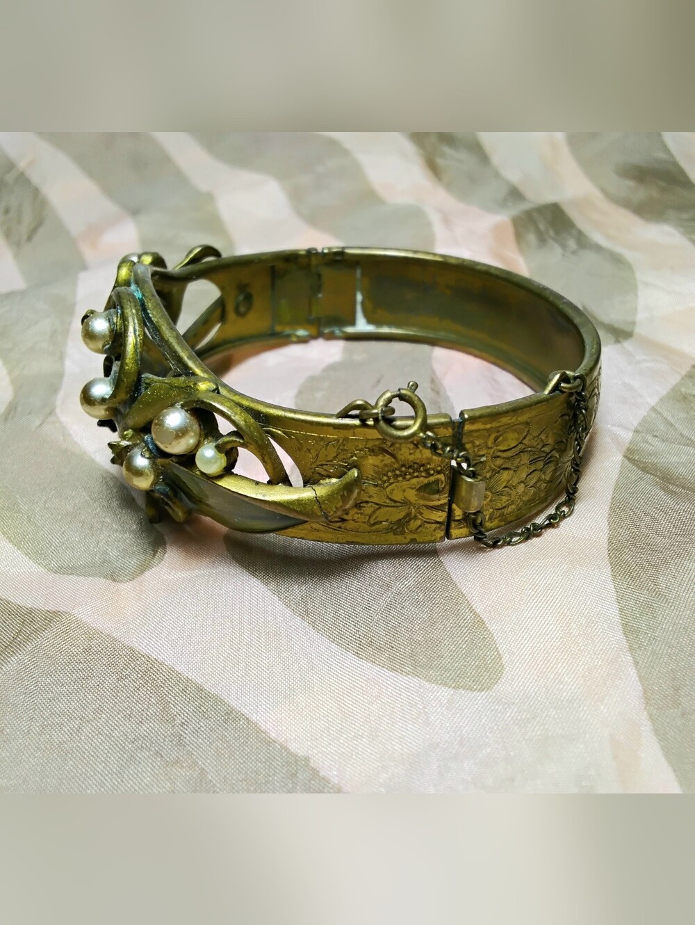 Sweet Romance Lily Of The Valley Bridal Bracelet - Picture 3 of 8